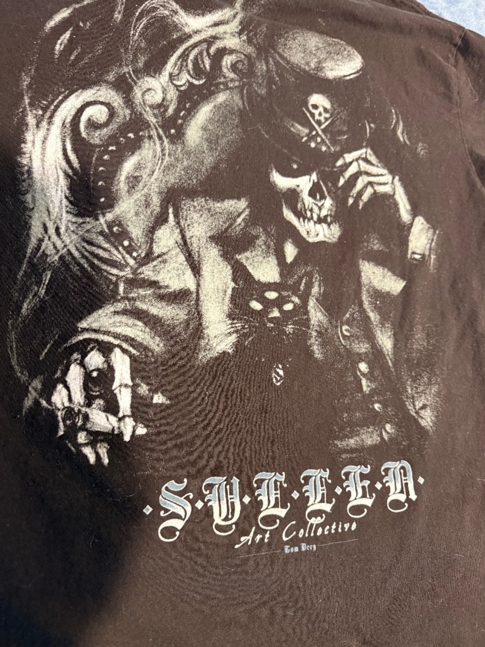 Sullen T-shirt size large